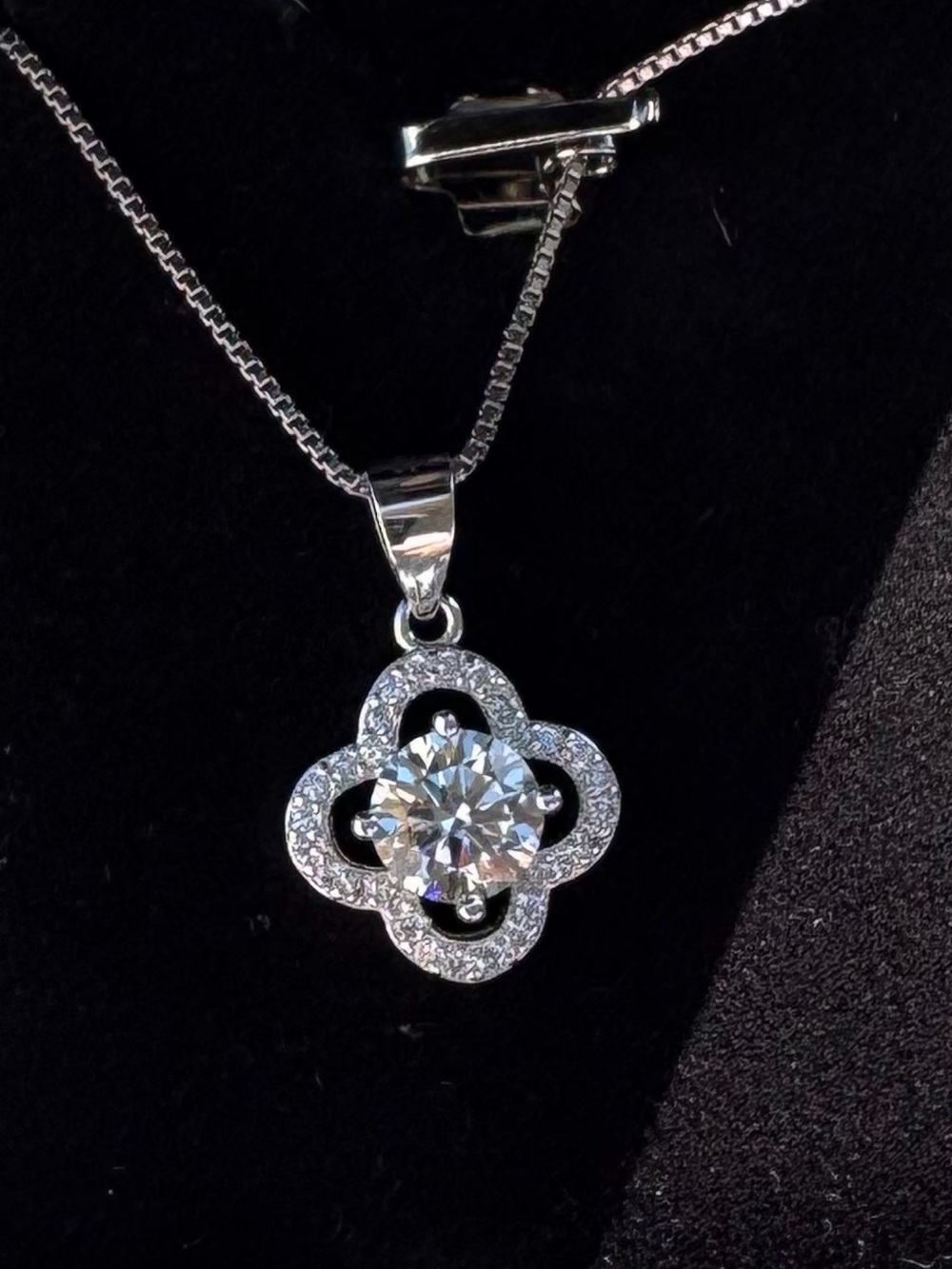 Moissanite Clover necklace set in 925 Sterling Silver NIB - Picture 3 of 11